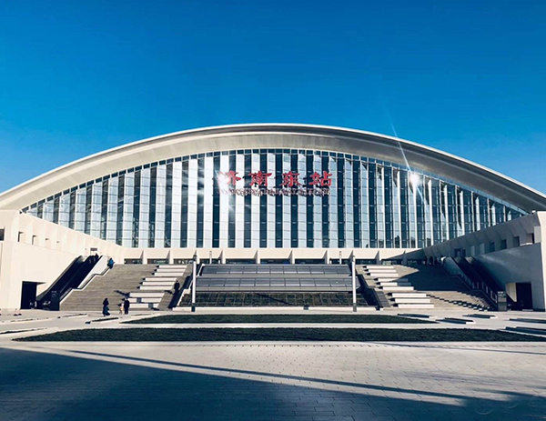 �����¶�վ�㳡������Ŀ